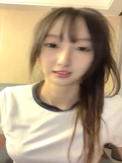 #泡泡咕青春漂亮的女神,偶像明星般的9分顶级颜值,大大的眼睛炯炯有神_还有极品长腿高挑的身材