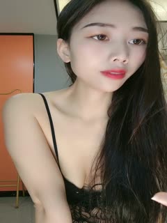 烈焰红唇性感美女!黑丝包臀裙!扭腰包臀换装,揉捏奶子