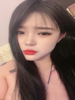 微胖女神露脸来袭,跟狼友互动撩骚精彩小秀,诱惑艳舞性感纹身,奶子比心精彩刺激,无毛白虎逼.